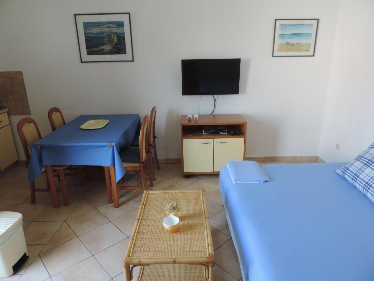 Apartmani Lavanda Pag Town Quarto foto