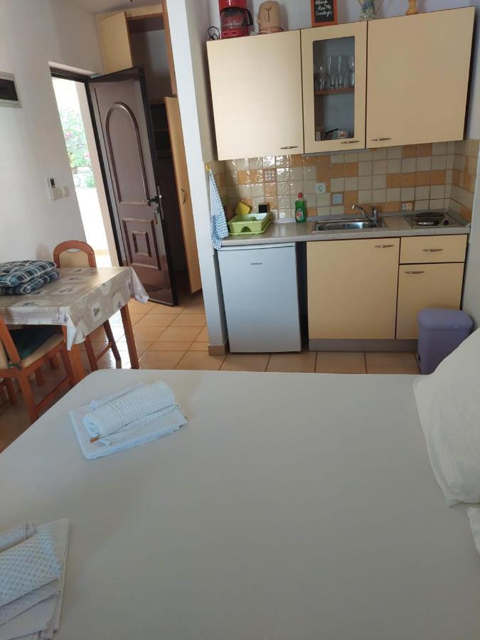 Apartmani Lavanda Pag Town Exterior foto